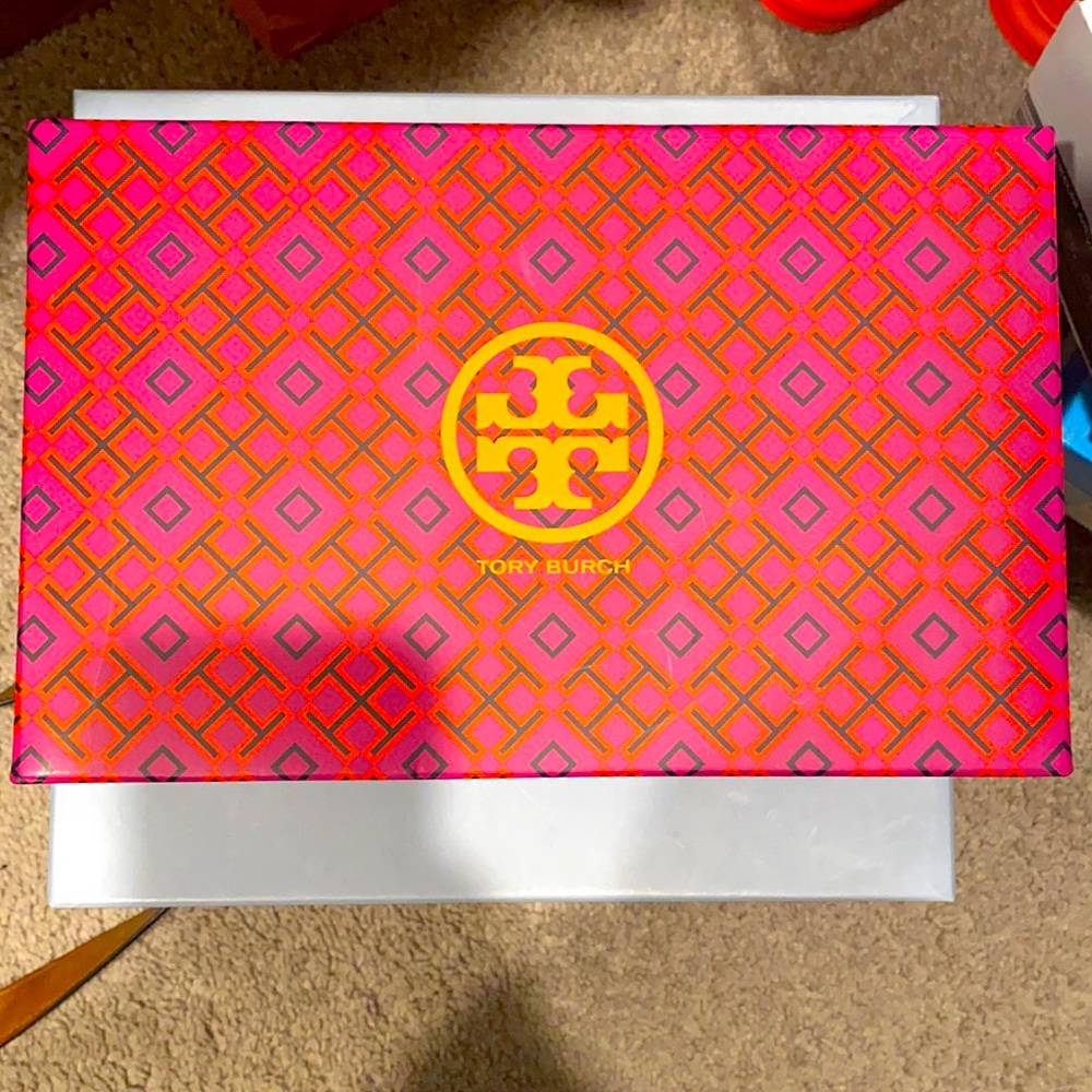 COPY - Tory Burch Bryce patent flat color black size 8